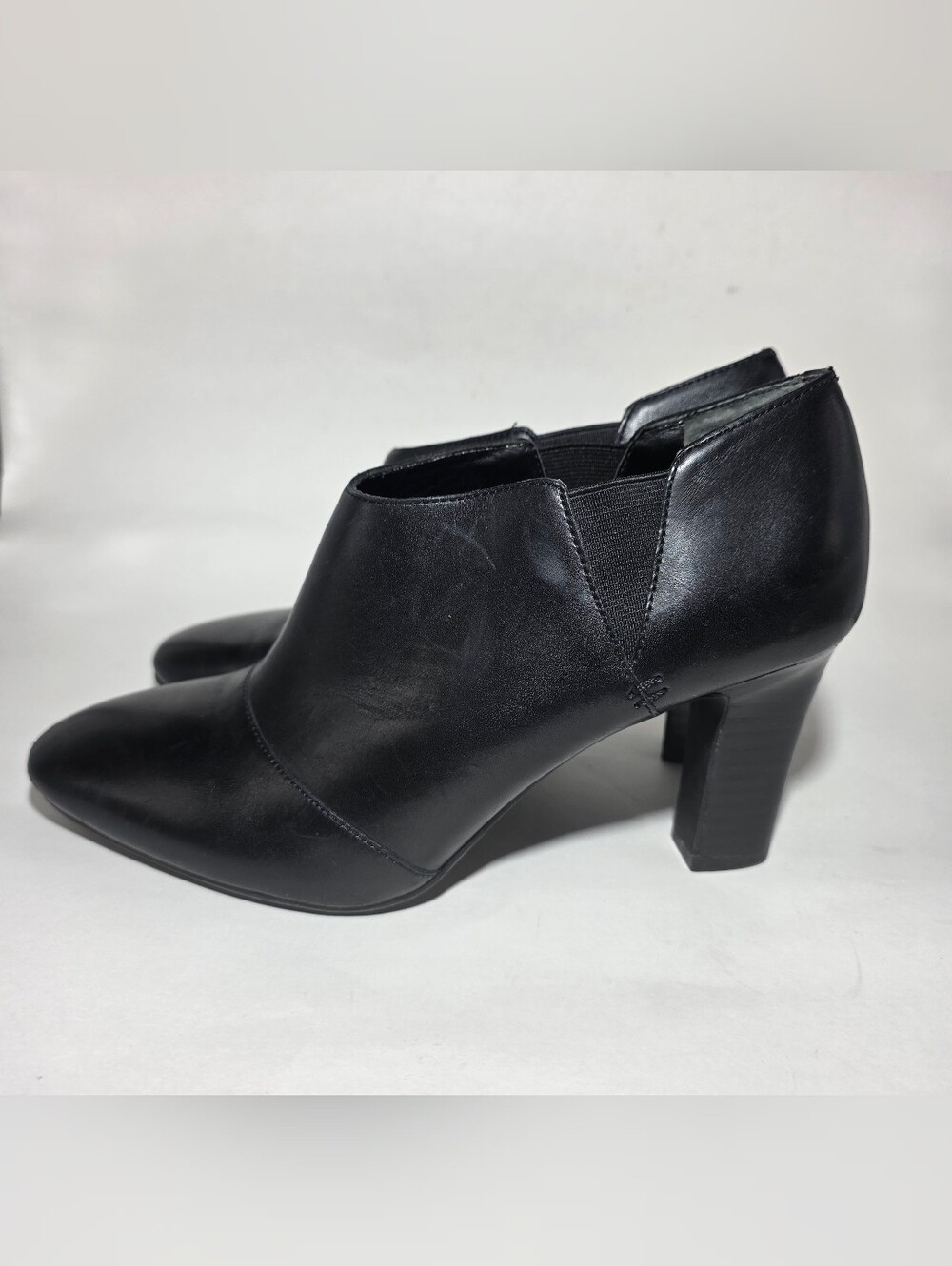 Lauren Ralph Lauren Women’s 7.5B Black Leather Heeled Booties Ankle Boots